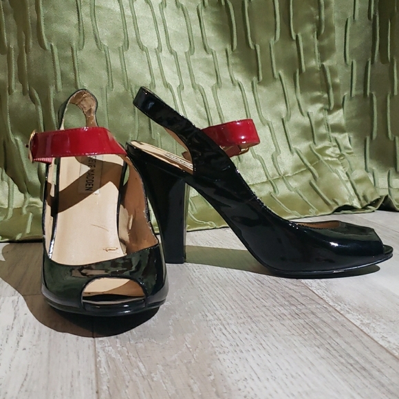 Steve Madden Shoes - Steve Madden Peep toe Heels